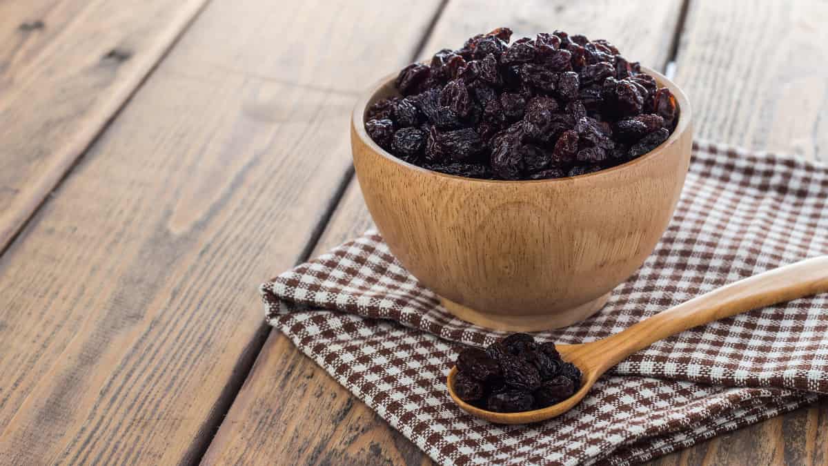  Black Raisins Soaked in Water Overnight + Best Buy Price 