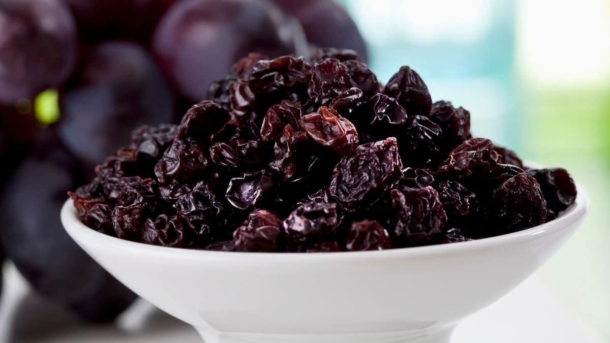  Black Raisins Soaked in Water Overnight + Best Buy Price 